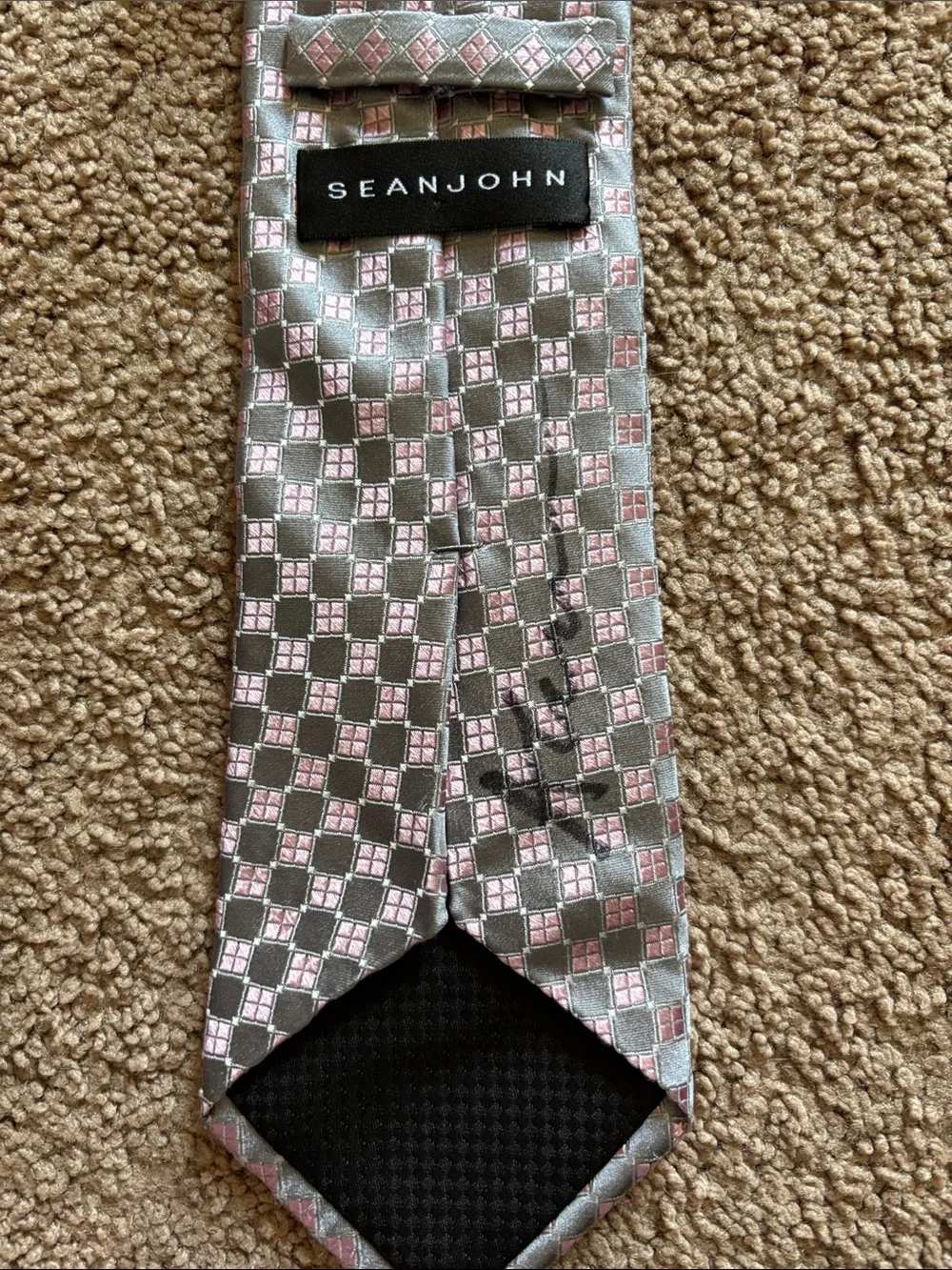 #284 Sean John Pink & Silver Geometric Silk Tie - Autographed by Alec Mazo